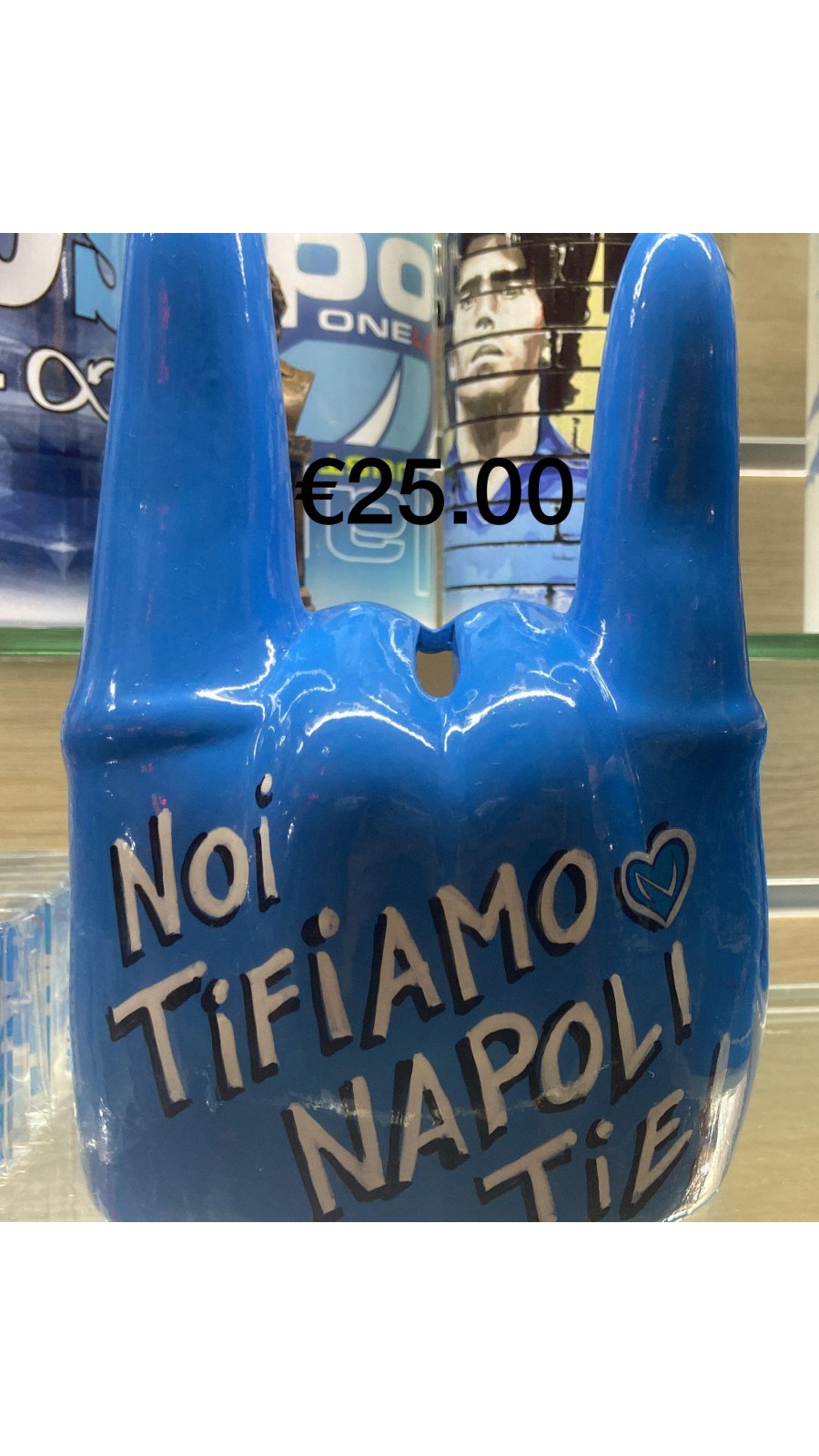 Gesto corna con mano Napoli